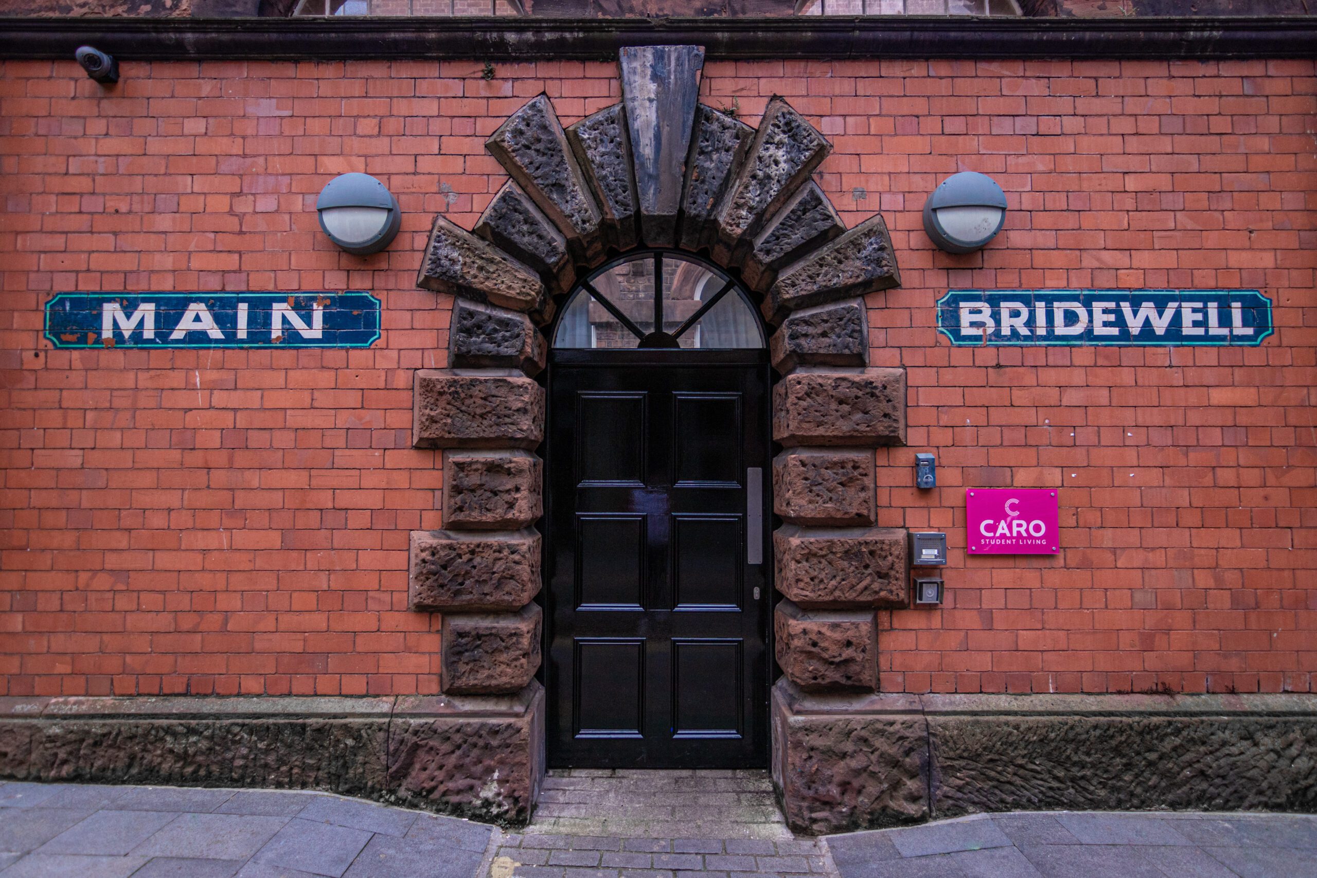 Entrance to The Bridewell - Caro Lettings